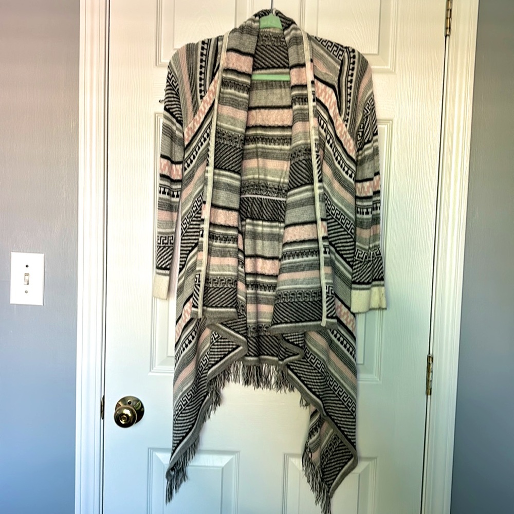 Altar’d State Medium Pink and Gray Aztec Duster/Cardigan w/ Fringe